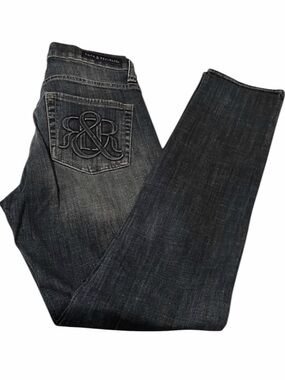 Rock & Republic size 10 blue jeans with stretch skinny denim very slimming